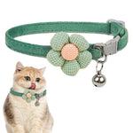 Qpets Cat Collar with Quick Release Buckle and Bell featuring Crochet Flower 19–32cm Adjustable Plush Green