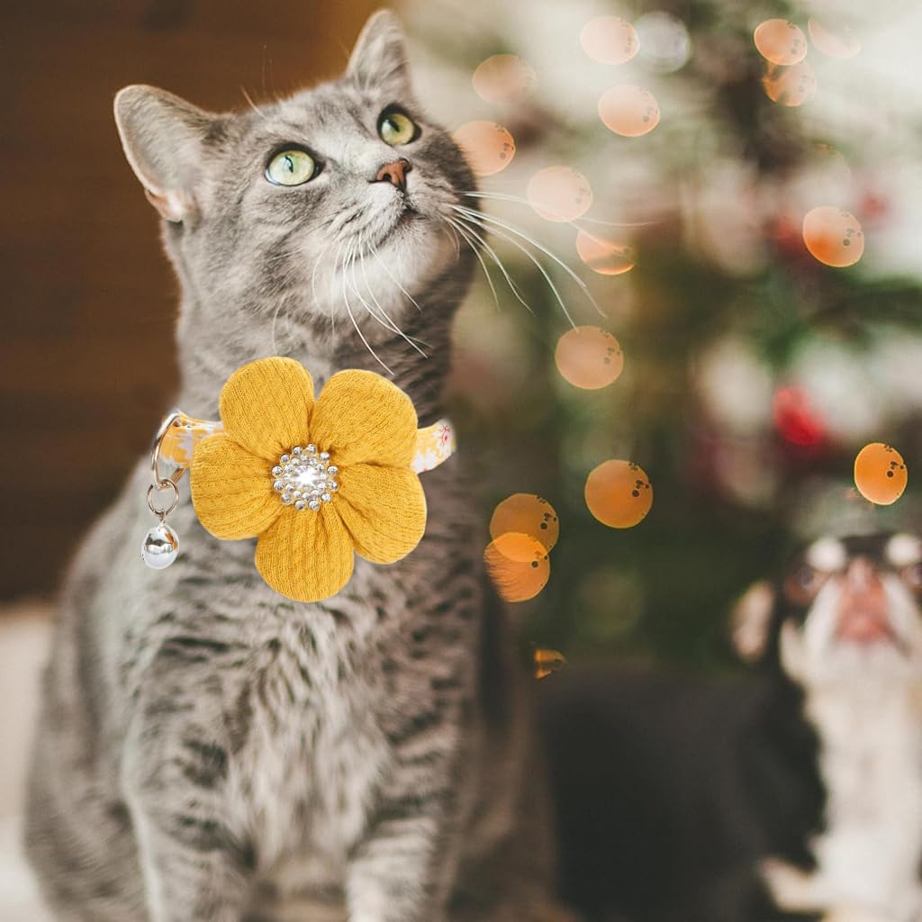 Qpets Cat Collar with Quick Release Buckle and Silver Bell | Adjustable 19–32 cm Yellow Crochet Flower