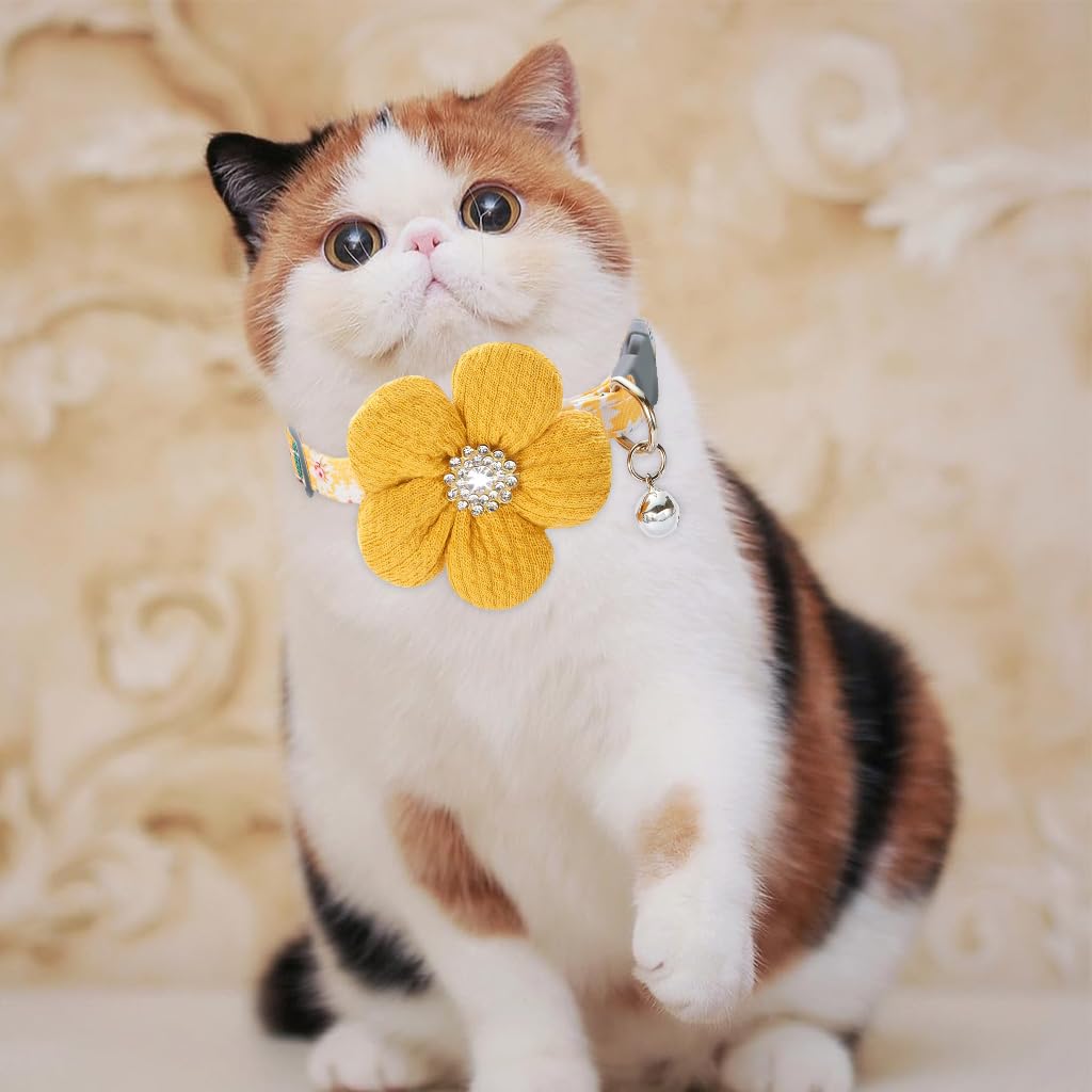 Qpets Cat Collar with Quick Release Buckle and Silver Bell | Adjustable 19–32 cm Yellow Crochet Flower